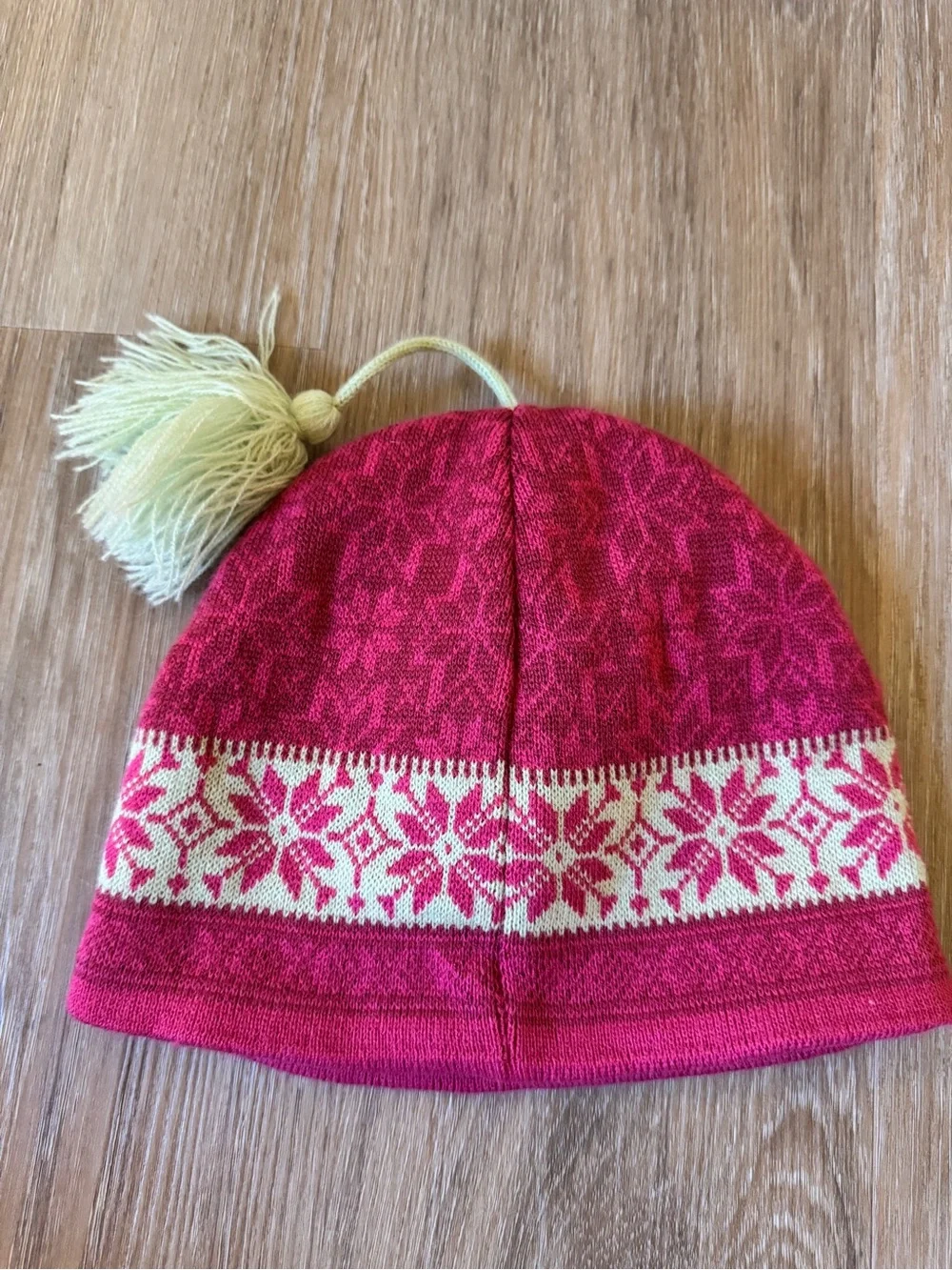 L.L.Bean Kids Medium Pink Nordic Snowflake Fleece Lined Tassel Beanie hat cap